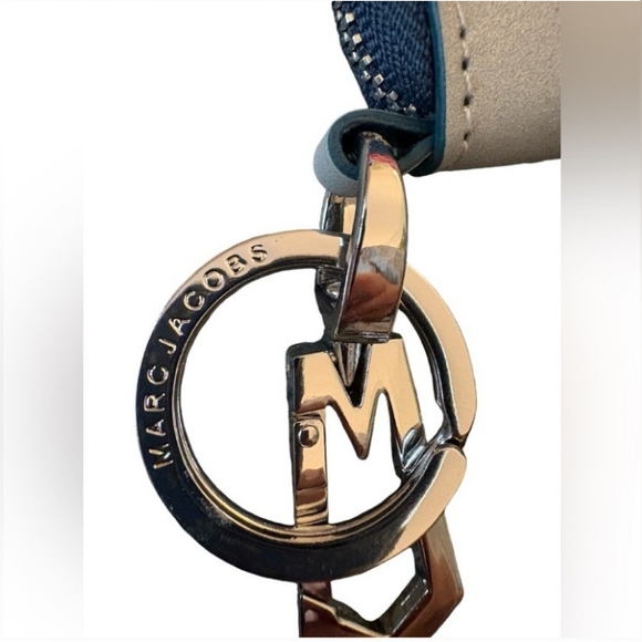 Marc Jacobs Bag Charm - Zip Around Coin Purse Key Chain - Picture 3 of 7